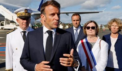 Macron isyan çıkan Yeni Kaledonya’ya gitti