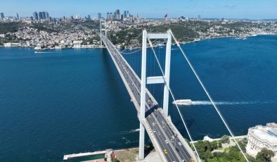 Denizden 64 metre yükseklikte! 36 yılda 2,1 milyar araç geçti