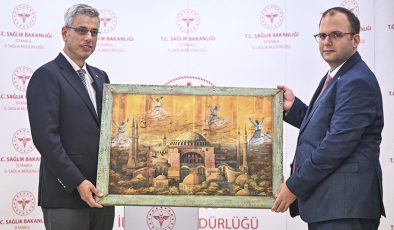 Sağlık Bakanı Memişoğlu, İstanbul İl Sağlık Müdürlüğü devir teslim törenine katıldı