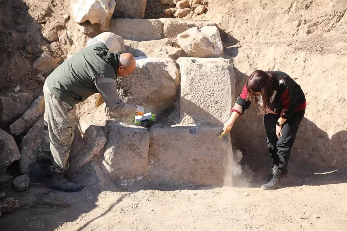 Erciş’te Antik Kentte Önemli Bulgular